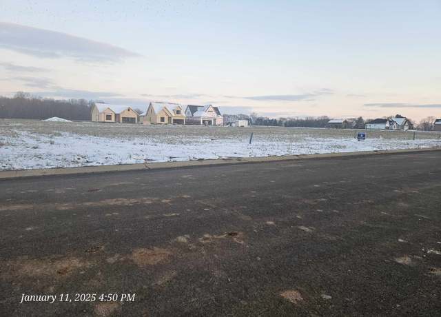 Property at 157 Aspen Pine Dr, Clarksville, TN 37043, 3 beds, 2.5 baths