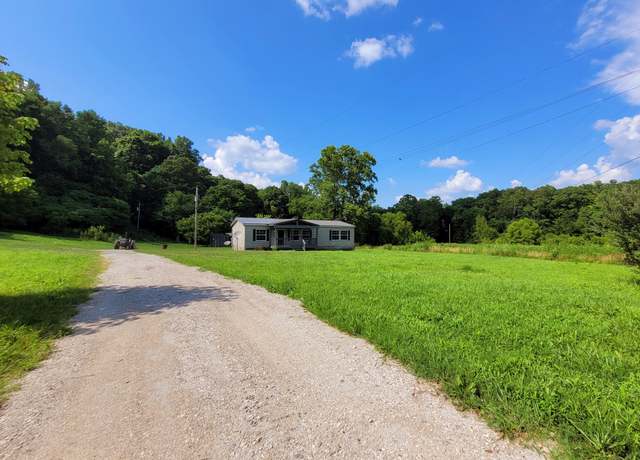 Property at 995 Coaling Rd, Charlotte, TN 37036, 3 beds, 2 baths