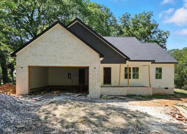 Property at 205 Jordan Rd, Clarksville, TN 37042, 3 beds, 2 baths