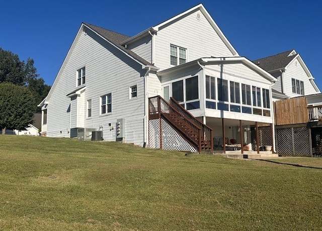 Property at 106 Rose Dr, Dover, TN 37058, 3 beds, 2.5 baths