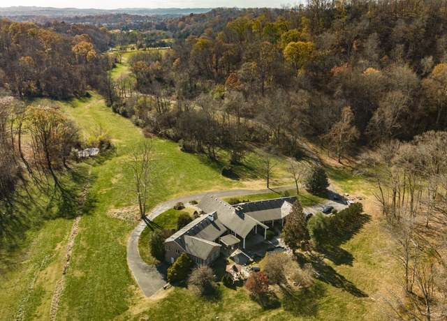 Property at 395B Allen Rd, Goodlettsville, TN 37072, 3 beds, 4.5 baths