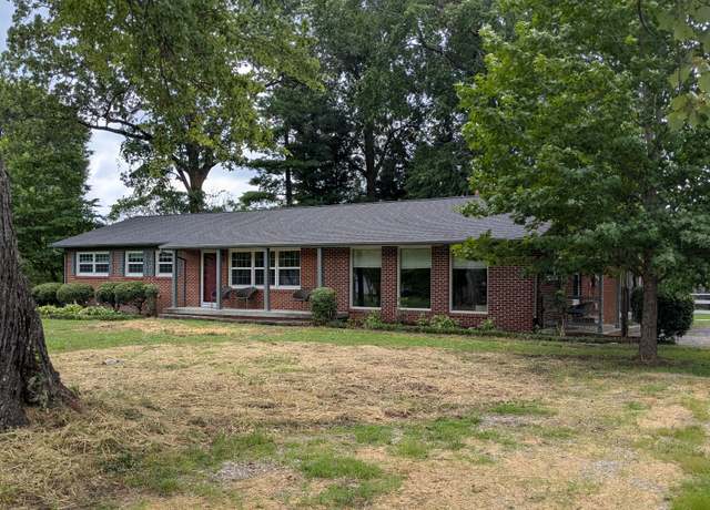 Property at 1215 Meadow Rd, Cookeville, TN 38501, 4 beds, 2 baths