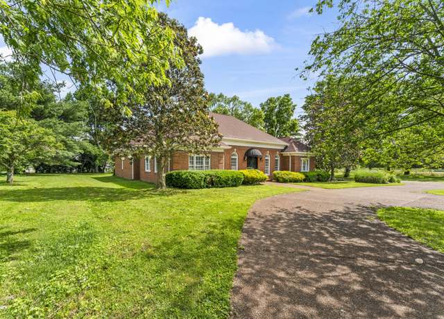 Property at 3000 General Forrest Dr, Columbia, TN 38401, 4 beds, 3 baths