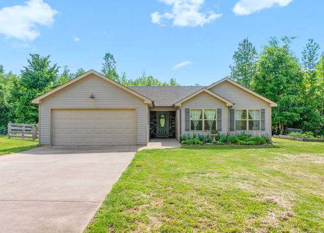 Property at 2336 River Rd, Clarksville, TN 37040, 3 beds, 2 baths
