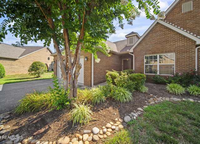 Property at 521 Glenview Cir, Lenoir City, TN 37771, 3 beds, 2 baths