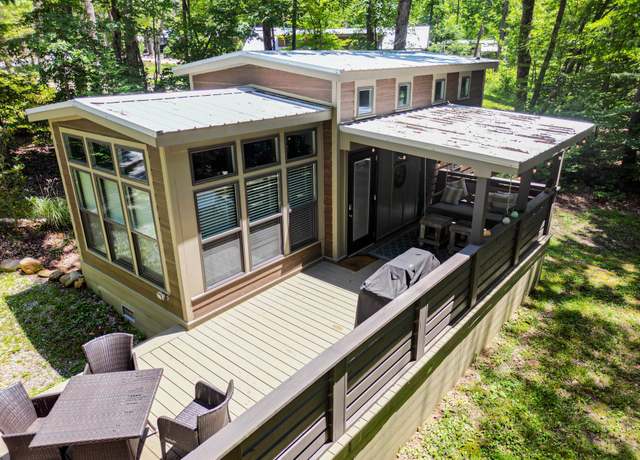 Property at 476 Deer Lick Trl, Monteagle, TN 37356, 2 beds, 1 bath