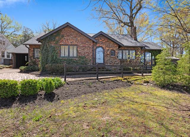 Property at 324 W Forest Ave, Jackson, TN 38301, 3 beds, 2 baths