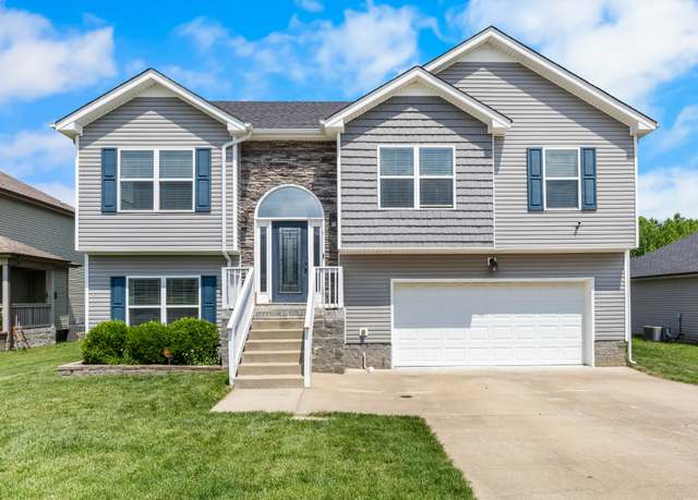 Property at 1332 Freedom Dr, Clarksville, TN 37042, 4 beds, 3 baths