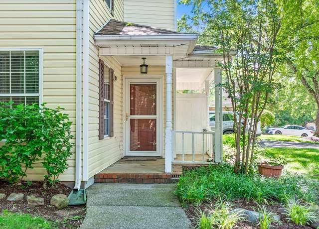 Property at 209 Hillside Ct, Murfreesboro, TN 37130, 2 beds, 1.5 baths