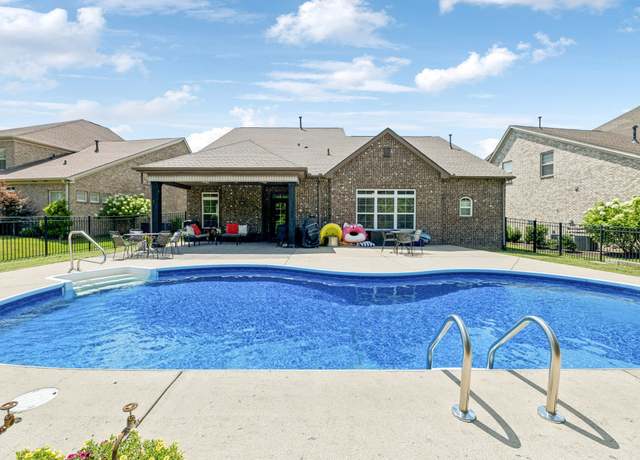 Property at 1324 Reynard Dr, Gallatin, TN 37066, 4 beds, 3.5 baths