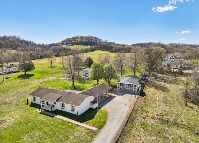 Property at 977 Carters Creek Pike, Columbia, TN 38401, 4 beds, 2 baths