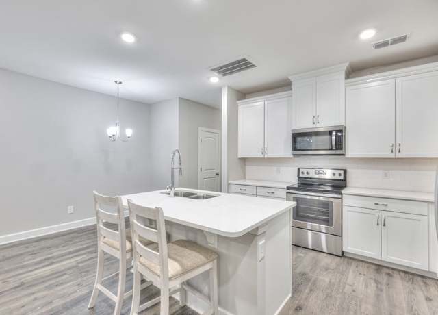 Property at 2113 Belle Creek Way, Nashville, TN 37221, 2 beds, 2.5 baths