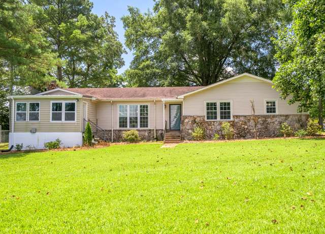 Property at 405 Walden Rd, Lawrenceburg, TN 38464, 3 beds, 2 baths