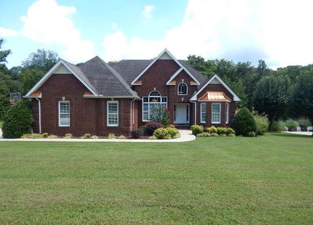 Property at 367 Woodland Creek Dr, Mcminnville, TN 37110, 3 beds, 2.5 baths