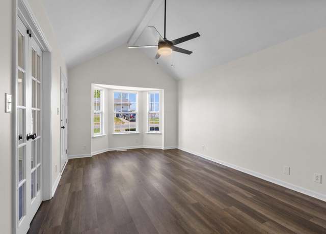 Property at 438 Pacific Ave, Oak Grove, KY 42262, 3 beds, 2 baths