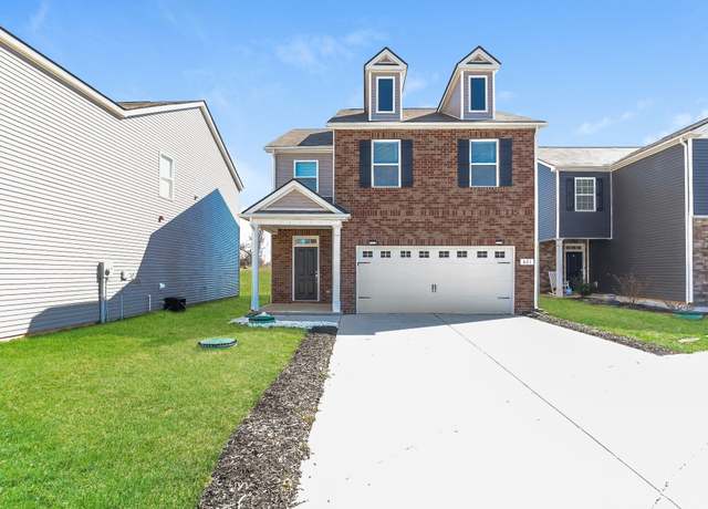 Property at 621 Spangler Ln, Ashland City, TN 37015, 4 beds, 2.5 baths