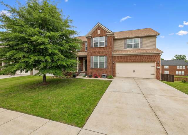 Property at 271 Gibson Dr, Lebanon, TN 37087, 5 beds, 3.5 baths