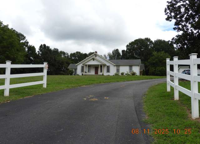 Property at 1911 Elkton Pike, Pulaski, TN 38478, 3 beds, 3 baths
