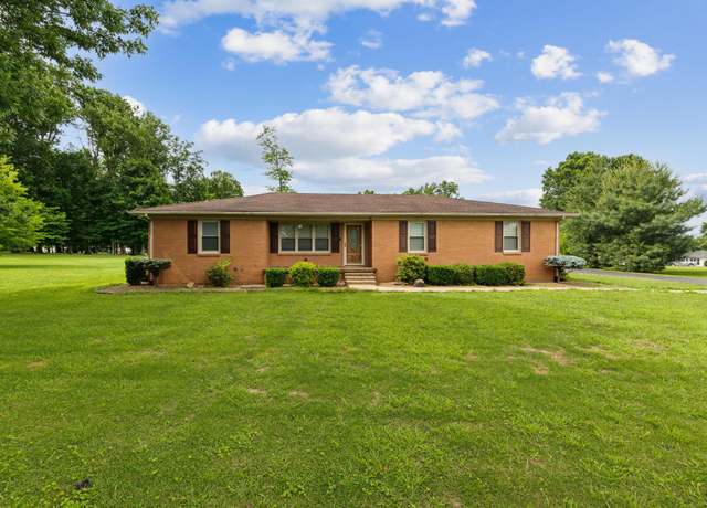 Property at 1200 Sullivan Dr, Lafayette, TN 37083, 3 beds, 2 baths