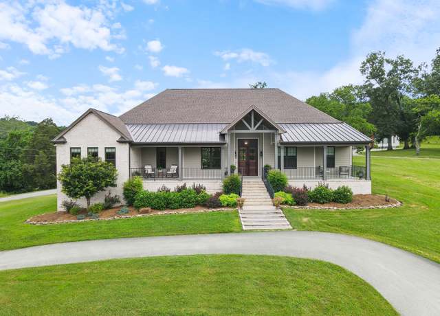 Property at 1135D Center Point Rd, Hendersonville, TN 37075, 4 beds, 4.5 baths