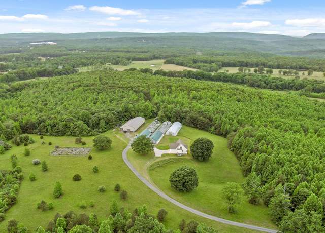 Property at 10600 Skyridge Trl, Soddy Daisy, TN 37379, 4 beds, 2.5 baths