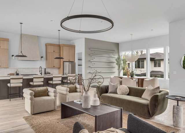 Property at 2801A W Kirkwood Ave, Nashville, TN 37204, 5 beds, 5.5 baths