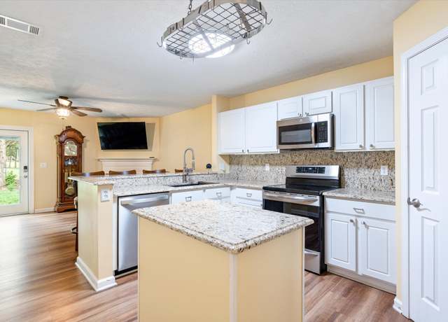 Property at 702 Flintlock Ct, Nashville, TN 37217, 2 beds, 2.5 baths