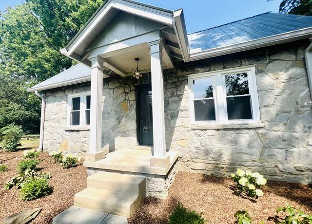 Property at 1525 Riverside Dr, Nashville, TN 37206, 2 beds, 2 baths