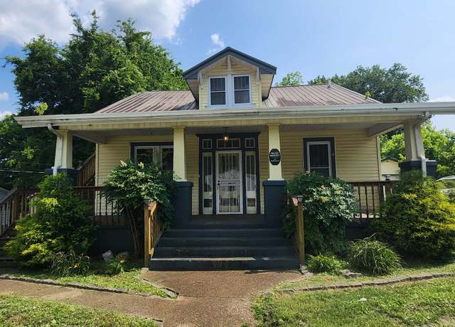 Property at 431 Crockett St, Lawrenceburg, TN 38464, 5 beds, 2 baths