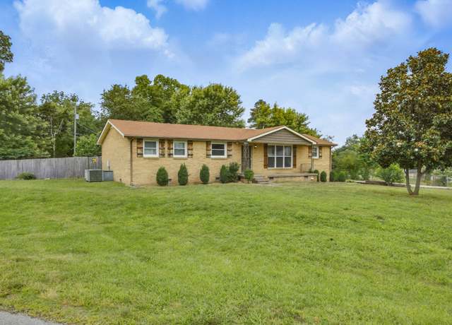Property at 221 Charlemagne Blvd, Clarksville, TN 37042, 4 beds, 1 bath