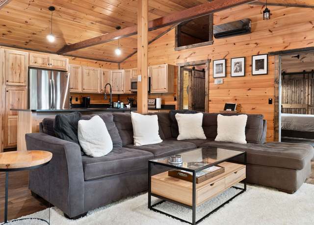 Property at 2690 Pucketts Point Rd, Smithville, TN 37166, 2 beds, 2 baths
