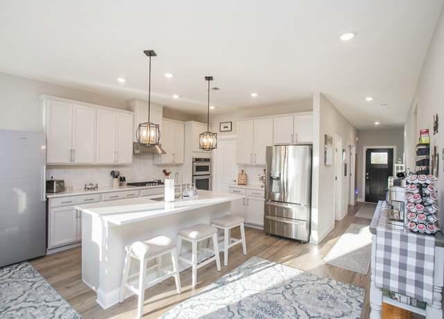 Property at 6107 Gladstone Ln, Rockvale, TN 37153, 4 beds, 3.5 baths