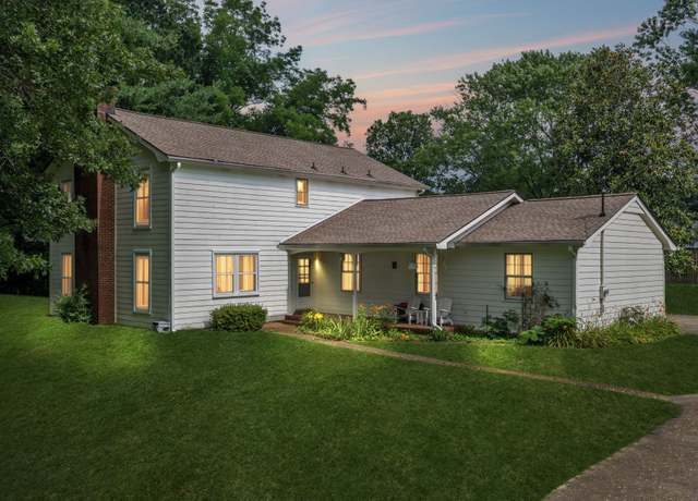 Property at 112 Ridgewood Rd, Franklin, TN 37064, 4 beds, 2.5 baths