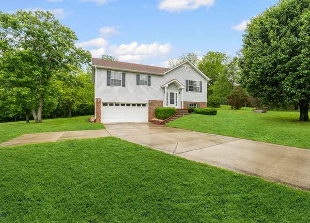 Property at 520 White Oak Trl, Spring Hill, TN 37174, 3 beds, 2.5 baths