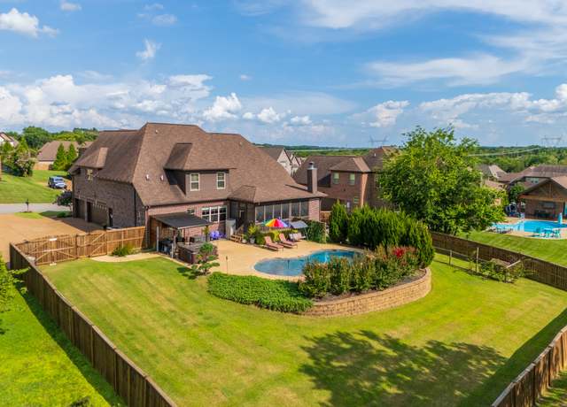 Property at 15 Beechwood Ct, Mount Juliet, TN 37122, 4 beds, 3.5 baths