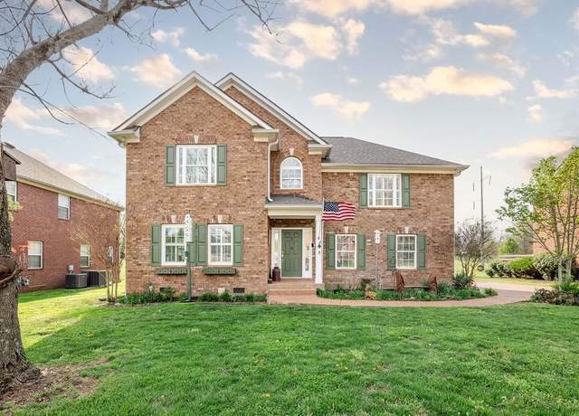 Property at 1083 Auldridge Dr, Spring Hill, TN 37174, 4 beds, 2.5 baths