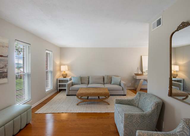 Property at 443 Huntington Ridge Dr, Nashville, TN 37211, 3 beds, 1.5 baths