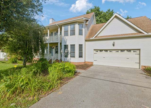 Property at 294 Buckingham Blvd, Gallatin, TN 37066, 3 beds, 2.5 baths