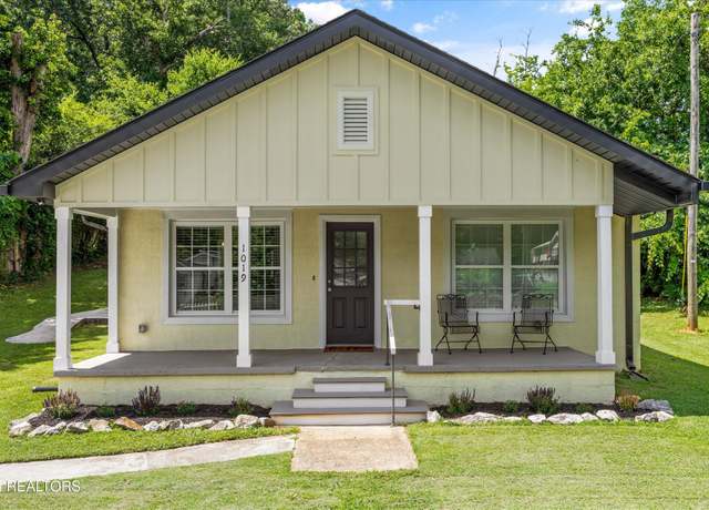 Property at 1019 Doll Ave, Maryville, TN 37801, 3 beds, 2 baths