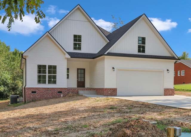 Property at 262 Rossview Rd, Clarksville, TN 37043, 4 beds, 3 baths