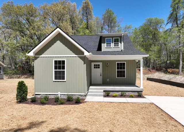 Property at 123 Saratoga Dr, Clarksville, TN 37042, 3 beds, 2 baths