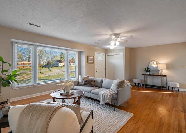Property at 1514 5th Ave W, Springfield, TN 37172, 5 beds, 2.5 baths