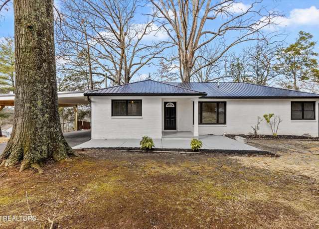 Property at 2627 May Ave, Maryville, TN 37804, 4 beds, 2 baths