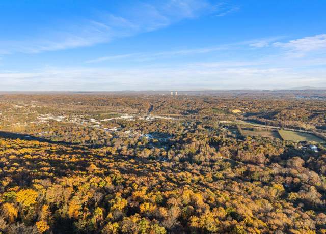 Property at 974 Bluff Ledge Trl, Hixson, TN 37343