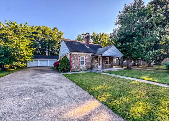 Property at 828 E Castle St, Murfreesboro, TN 37130, 3 beds, 2 baths
