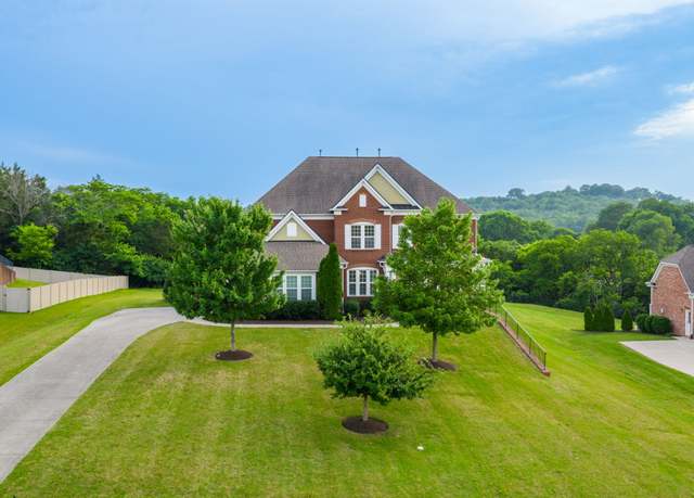 Property at 699 Thurrock Cir, Brentwood, TN 37027, 6 beds, 5 baths