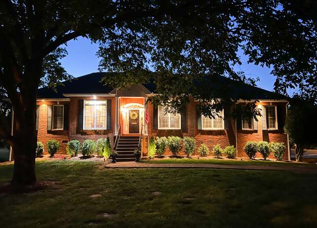 Property at 1927 Churchill Downs, Lebanon, TN 37087, 4 beds, 3.5 baths