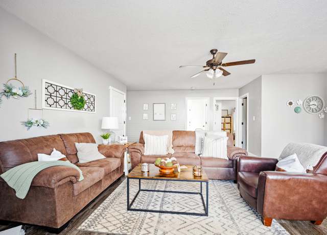 Property at 233 Azalea Dr, Oak Grove, KY 42262, 3 beds, 2 baths