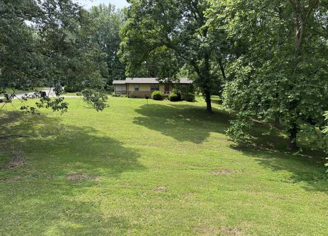 Property at 105 Hickory Hill Dr, Dover, TN 37058, 3 beds, 1.5 baths