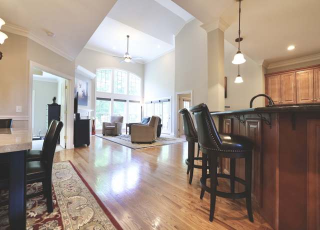 Property at 1005 Peck Pl, Hendersonville, TN 37075, 3 beds, 3.5 baths